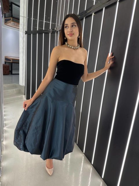 Qara sadə korset