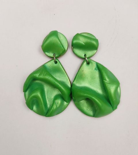 Yaşıl rəngdə sırğalar