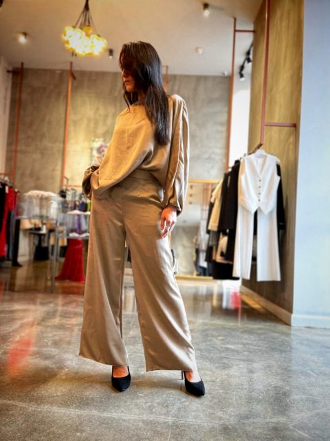 Büzüklü model dəst