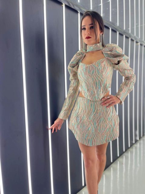 Qollu korset və ətək