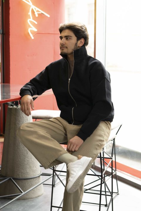 Qara zamoklu jaket