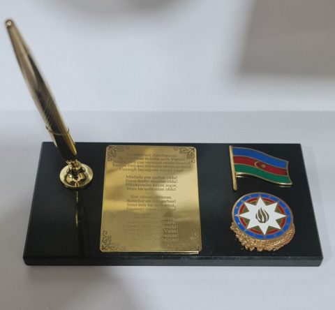 Azərbaycan rəmzləri ilə stolüstü dəst