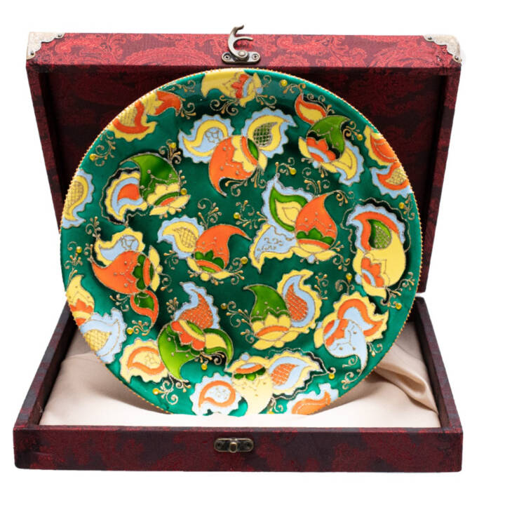 Green buta plate